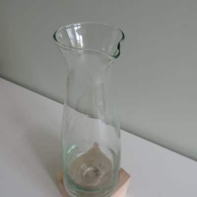 Grand vase en verre à bec
